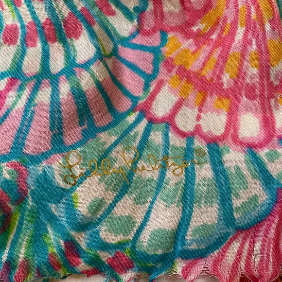 Lilly Pulitzer scarf - Picture 6 of 7